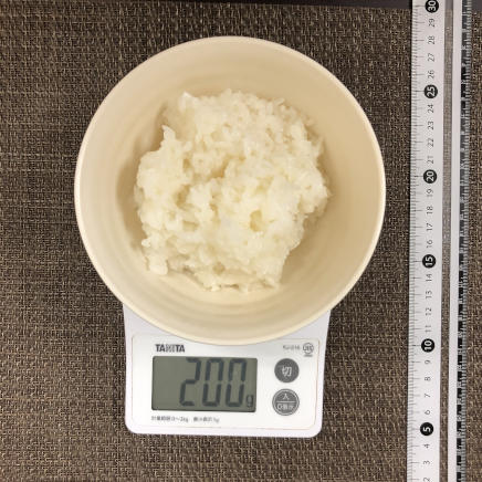 1人前の唐揚げ定食のご飯