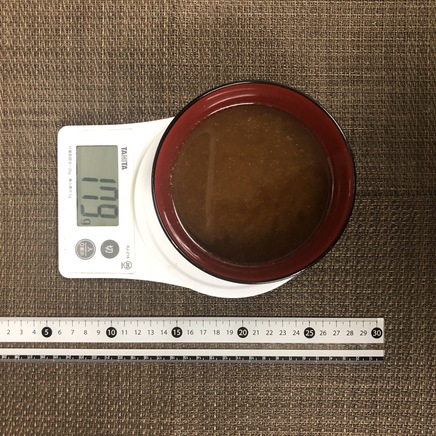 1人前のチキン南蛮定食の味噌汁