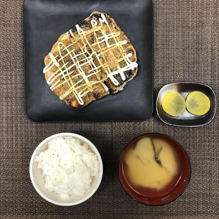 1人前のお好み焼き定食