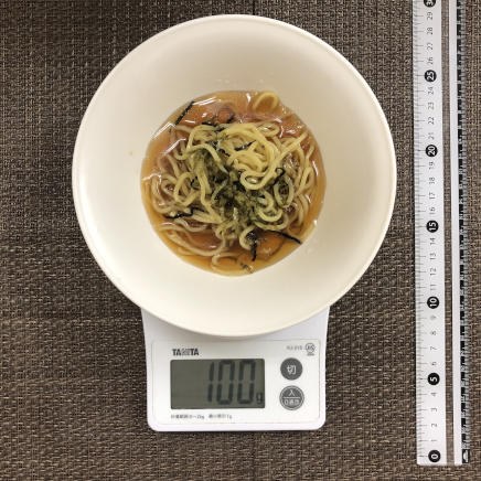 100g分のざるラーメン