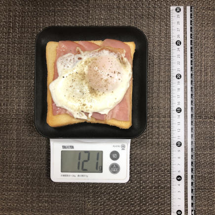 ベーコンエッグトースト1枚分