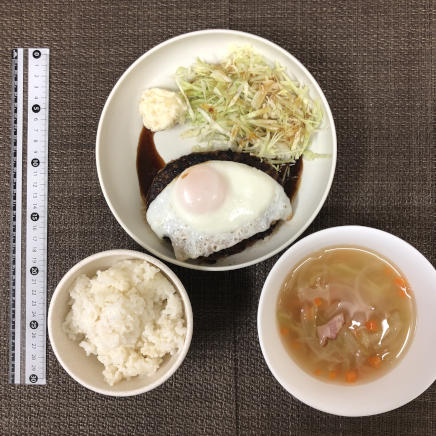 1人前のハンバーグ定食