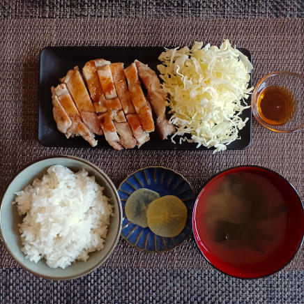 1人前の照り焼きチキン定食 640g