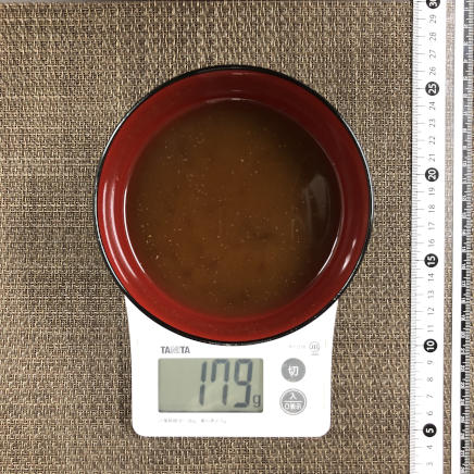 1人前のトンテキ定食の味噌汁