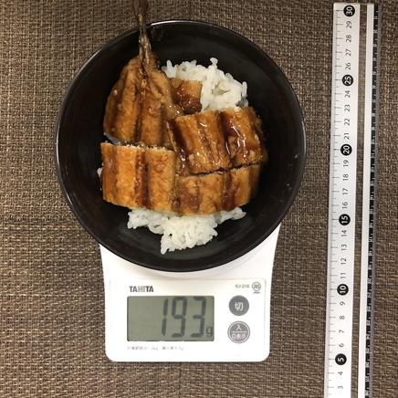 ハーフサイズのさんまの蒲焼き丼