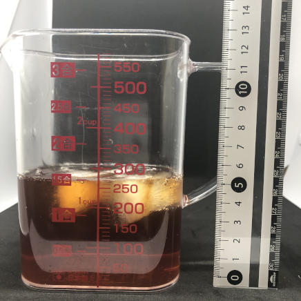 横から撮影した260mlのアイスティー