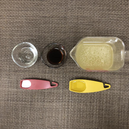 丼1杯・1人前の野菜鍋に使った調味料(日本酒・塩・みりん・かつお昆布だし・醤油)