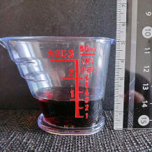 横から見た(大匙1)15gのめんつゆ