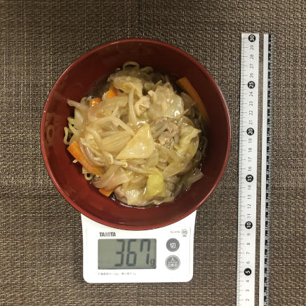 丼に盛ったハーフサイズのあんかけラーメン