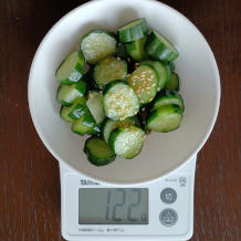 きゅうりの塩とごま油和え 4