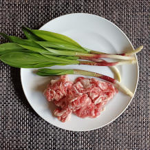 行者にんにくと豚肉の炒め物 1