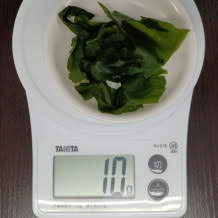 キャベツとわかめの味噌汁 2