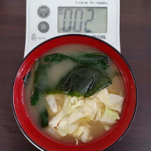 キャベツとわかめの味噌汁 6