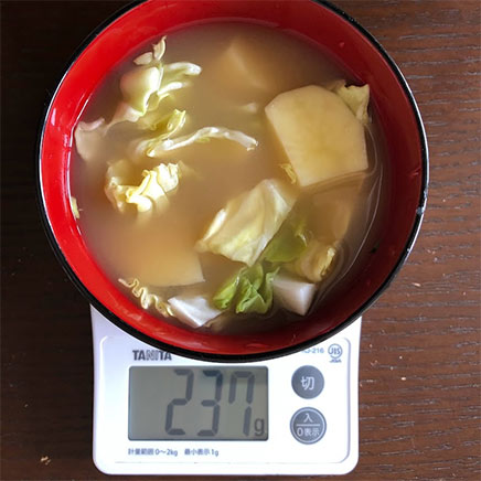 キャベツとじゃがいもの味噌汁 6