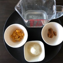 大根となめこの味噌汁 1