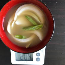 玉ねぎといんげんの味噌汁 6