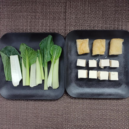 小松菜と豆腐の味噌汁の材料