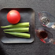 オクラとトマトのサラダ 1