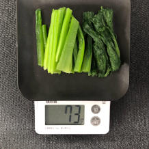 小松菜とカニカマの和え物 4