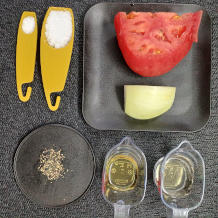 トマトと玉ねぎのサラダ 1