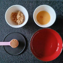 納豆と卵の味噌汁 1