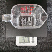 計量カップに入れた水200cc