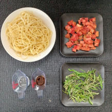 青じそとトマトのスパゲティの材料
