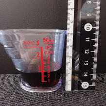 横から見た15g(大匙1)の麺つゆ