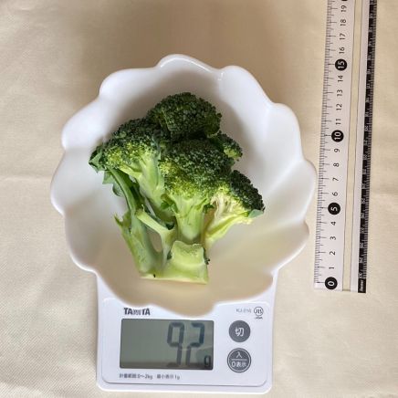 ブロッコリー1/4房 92g