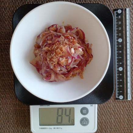 赤玉ねぎの鰹節サラダ 84g