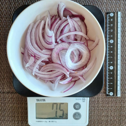 赤玉ねぎのスライス 75g