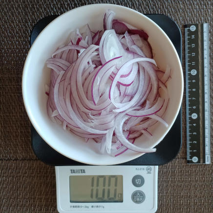 赤玉ねぎのスライス 100g