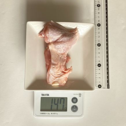 鶏もも肉 147g
