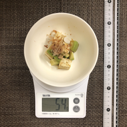 小皿1杯分の木綿豆腐とアボカドのサラダ54g