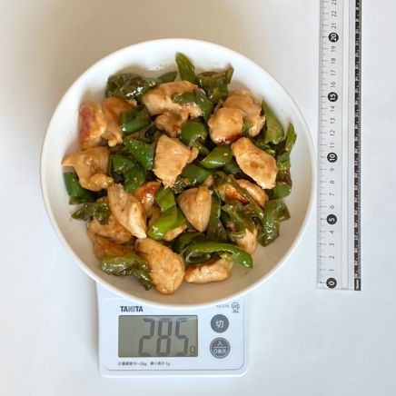 鶏肉とピーマンの香味炒め 285g
