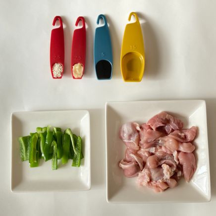 鶏肉とピーマンの中華炒めの材料