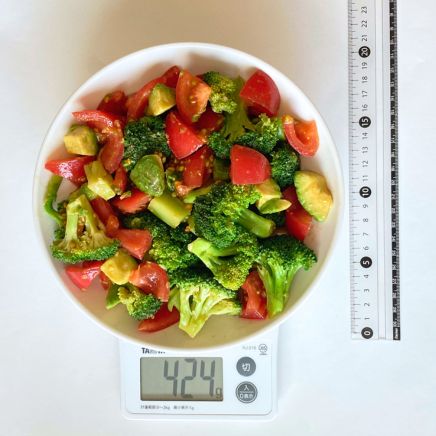 アボカドとブロッコリーのトマトサラダ 424g