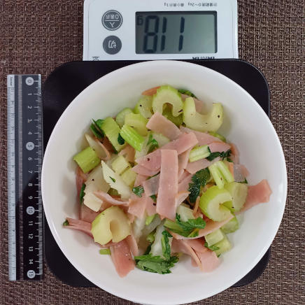 中皿1杯分のセロリとハムの炒め物 118g