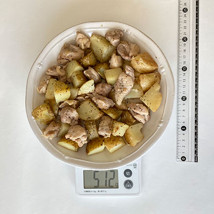 3人前の鶏肉とじゃがいものガーリック炒め 512g