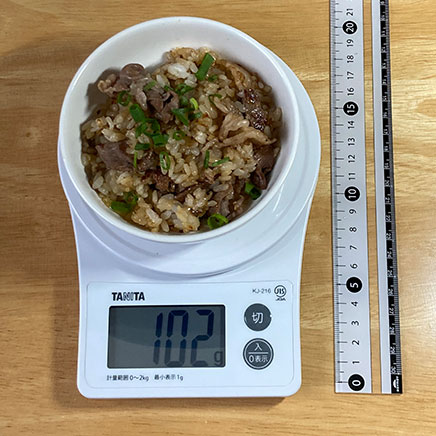 小皿1皿分の牛肉のガーリックチャーハン 102g