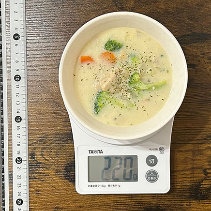 概要</th> <td>小皿1皿分のブロッコリーと鶏肉のクリーム煮 220g