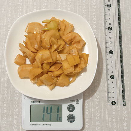 中皿に取り分けた、たけのこメンマ 141g