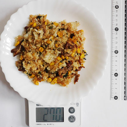 1人前の牛肉とコーンのガーリックライス 270g