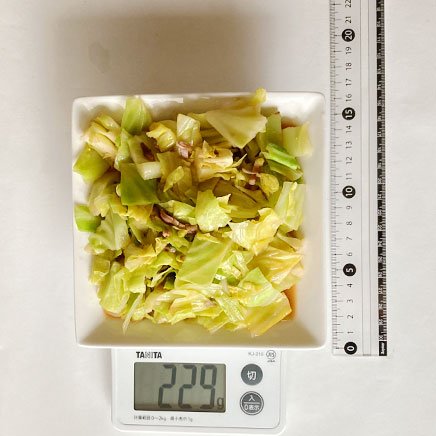 2人前のキャベツの塩辛バター蒸し 229g