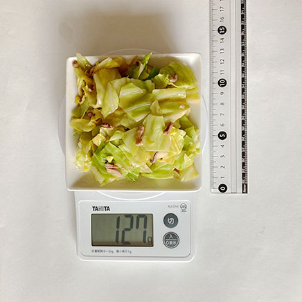 1人前のキャベツの塩辛バター蒸し 127g