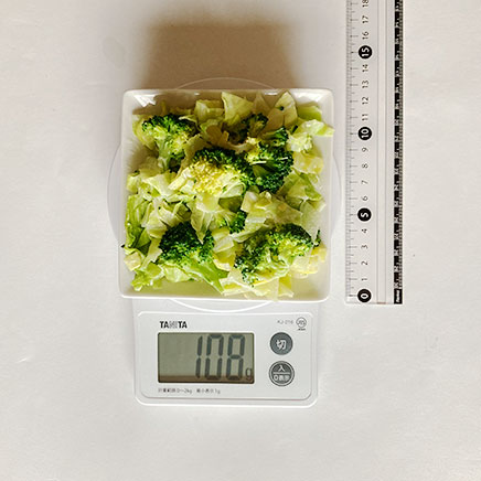 1人前のキャベツとブロッコリーのサラダ 108g