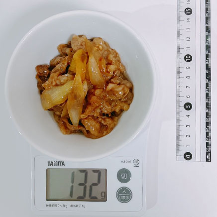 1人前の牛肉と玉ねぎの甘辛炒め 132g