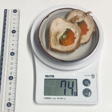 小皿1杯分の鶏肉の野菜ロール煮 74g