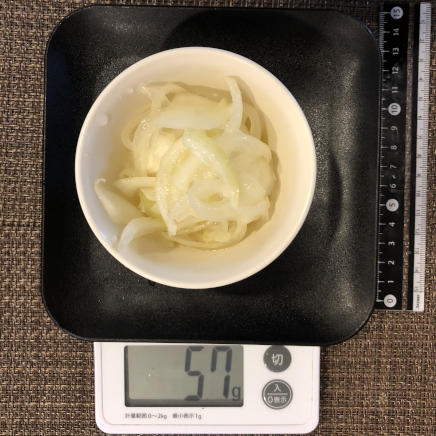 小鉢1杯の玉ねぎの酢漬け 57g
