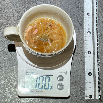 100gの玉ねぎとベーコンのスープ 100g